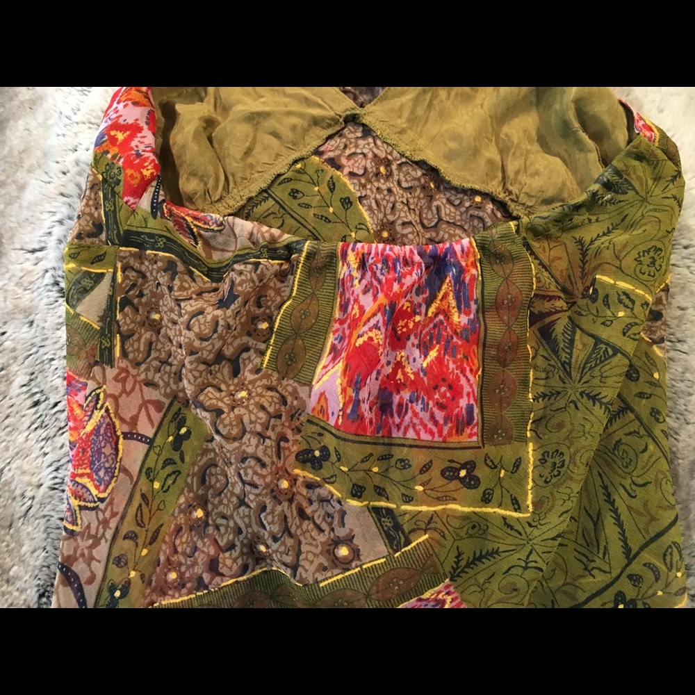 * BEAUTIFUL OLIVE & RED HALTER BLOUSE - Picture 7 of 8